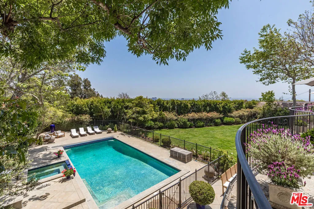 1756 Correa Way, Los Angeles, California 90049 home-pic-6