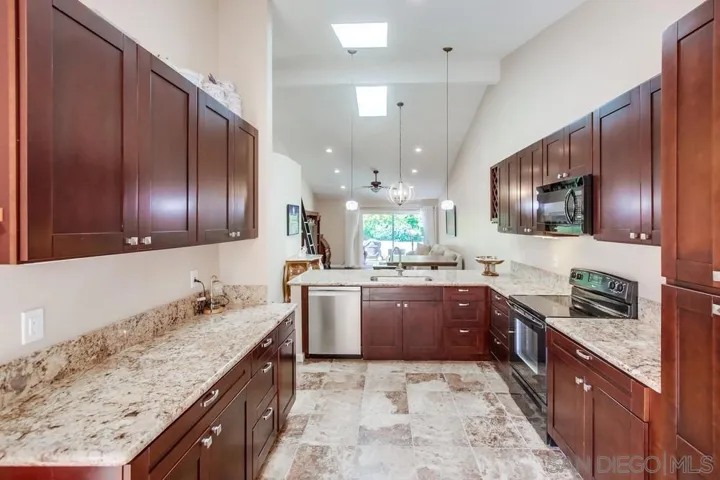 17832 Avenida Cordillera 26, San Diego, California 92128