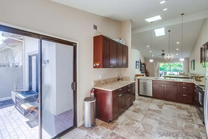 17832 Avenida Cordillera 26, San Diego, California 92128