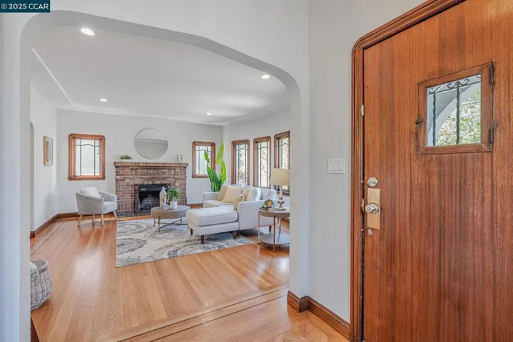 4150 Webster St, Oakland, California 94609