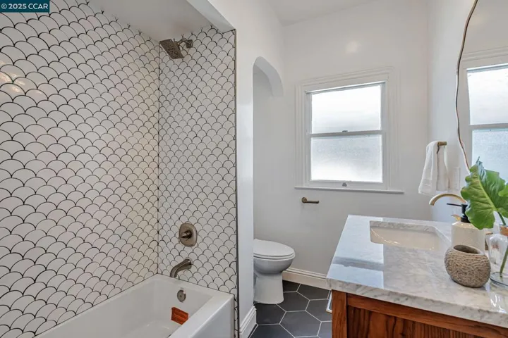 4150 Webster St, Oakland, California 94609