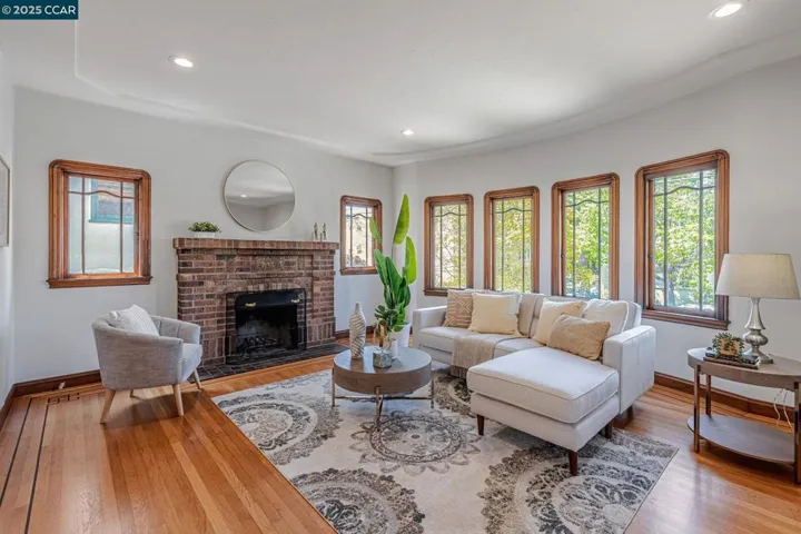 4150 Webster St, Oakland, California 94609