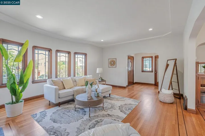 4150 Webster St, Oakland, California 94609