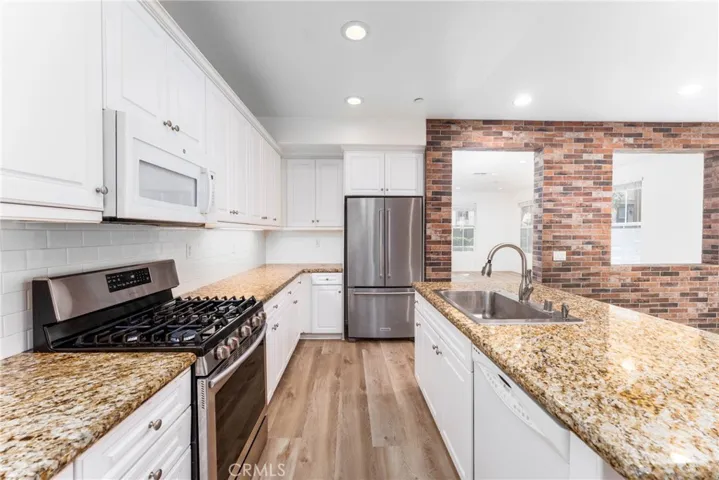 6374 Marbella Lane, Eastvale, California 91752