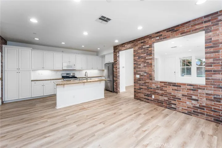 6374 Marbella Lane, Eastvale, California 91752