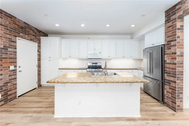 6374 Marbella Lane, Eastvale, California 91752
