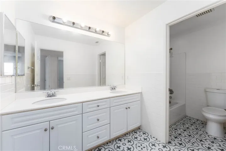 6374 Marbella Lane, Eastvale, California 91752