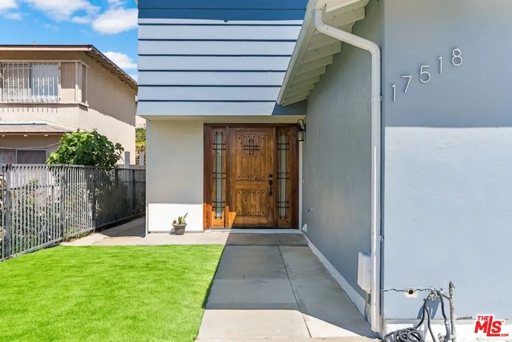 17518 Wellfleet Avenue, Carson, California 90746 home-pic-4