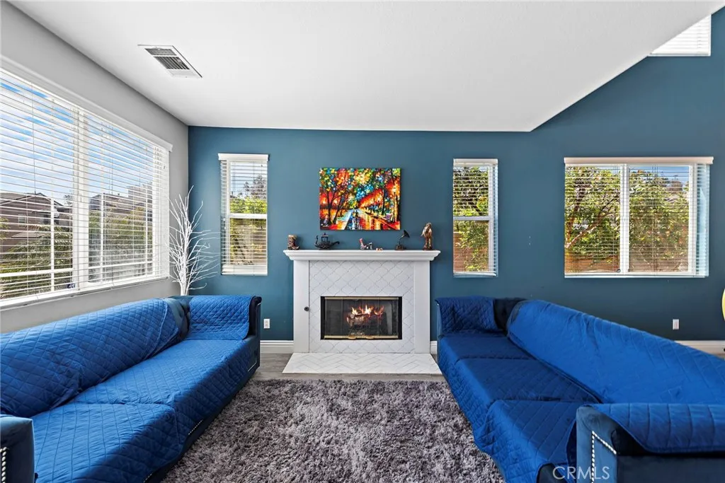 5332 Trailhawk Avenue, Fontana, California 92336 home-pic-3