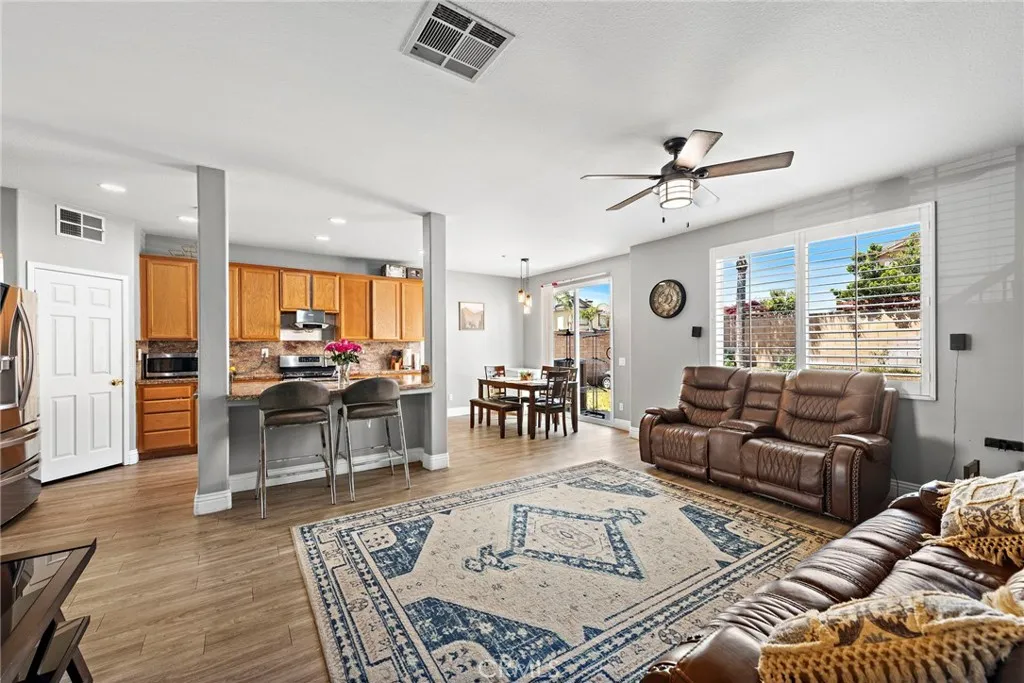 5332 Trailhawk Avenue, Fontana, California 92336 home-pic-8