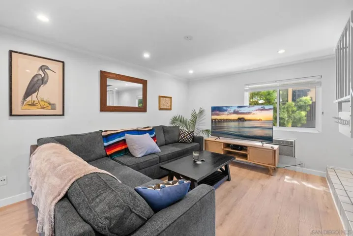 7968 Mission Center Ct, Unit H