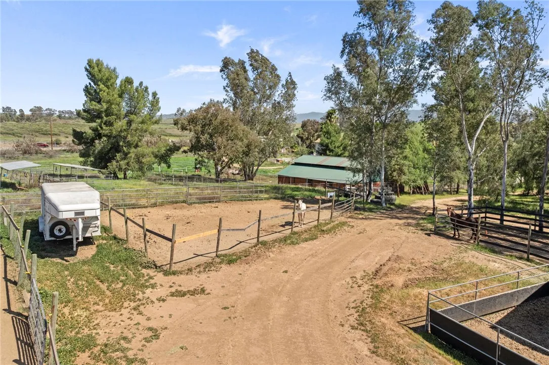 32900 Bootlegg Road, Winchester, California 92596 home-pic-18