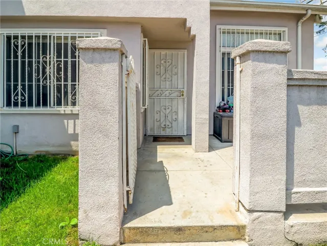 820 W Compton Boulevard 5, Compton, California 90220