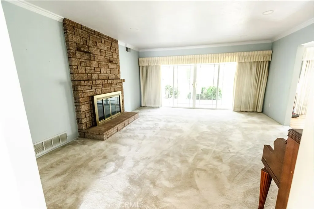 3915 Dwight Way, San Bernardino, California 92404 home-pic-9