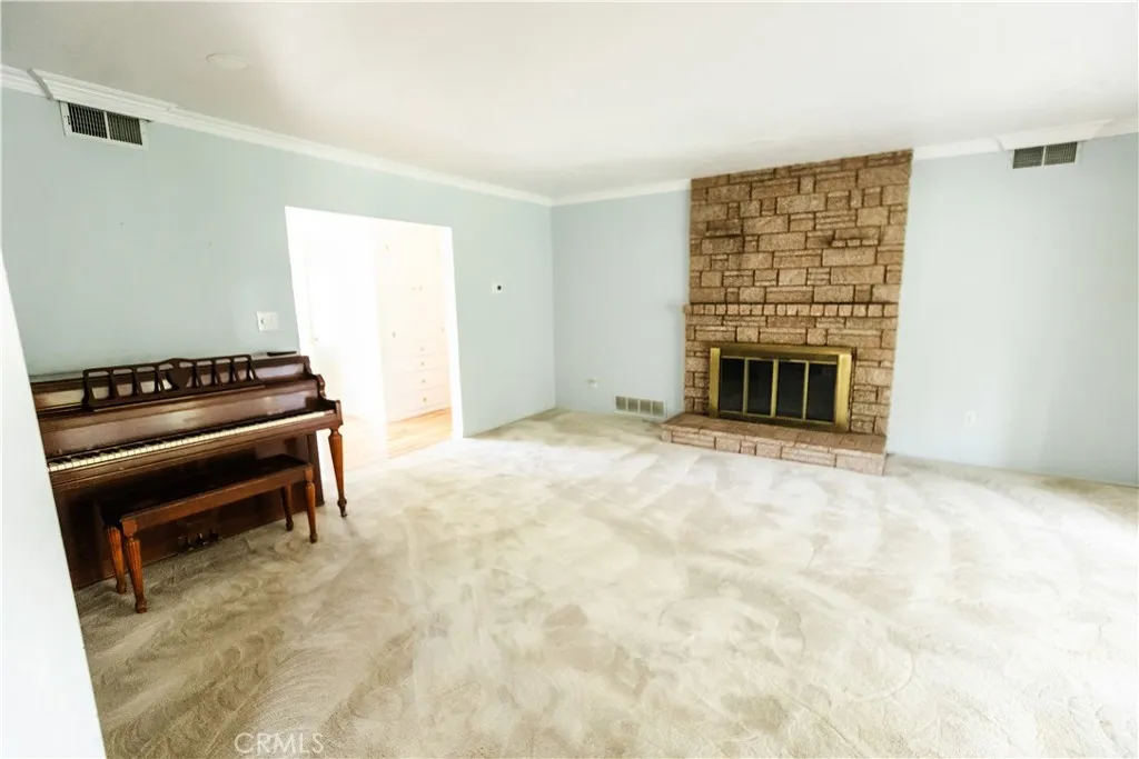 3915 Dwight Way, San Bernardino, California 92404 home-pic-10