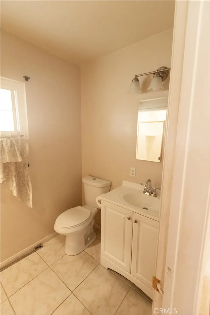 3915 Dwight Way, San Bernardino, California 92404 home-pic-23