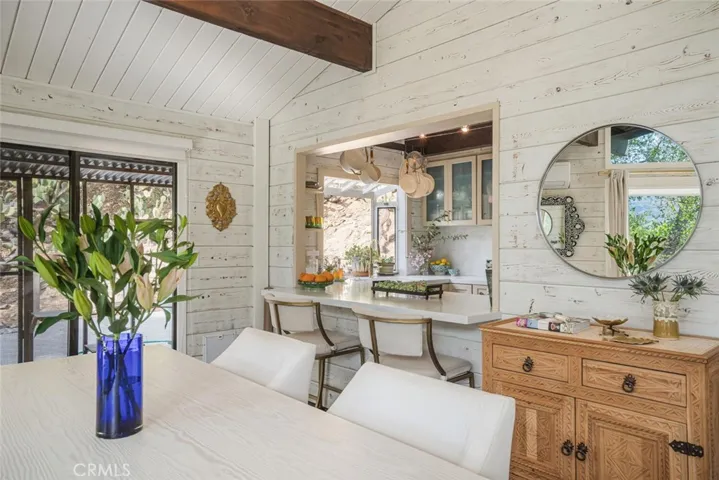 21330 Encina Road, Topanga, California 90290