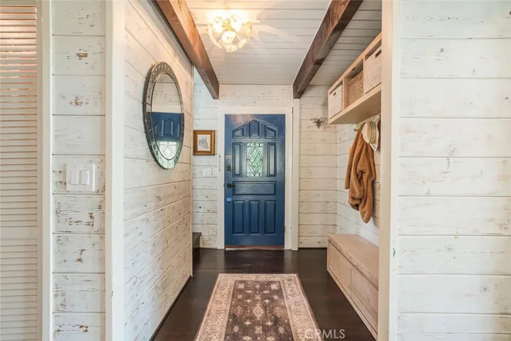 21330 Encina Road, Topanga, California 90290