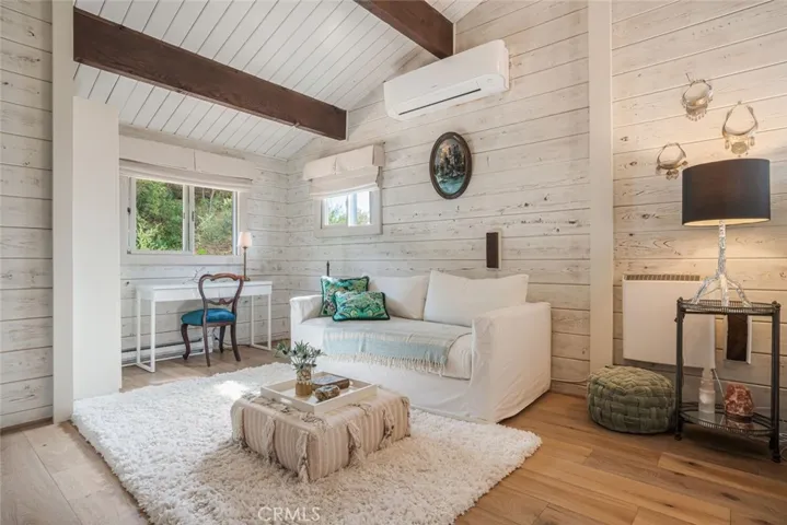 21330 Encina Road, Topanga, California 90290