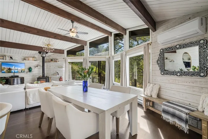 21330 Encina Road, Topanga, California 90290