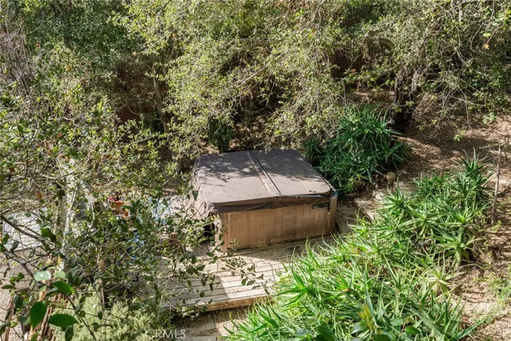 21330 Encina Road, Topanga, California 90290
