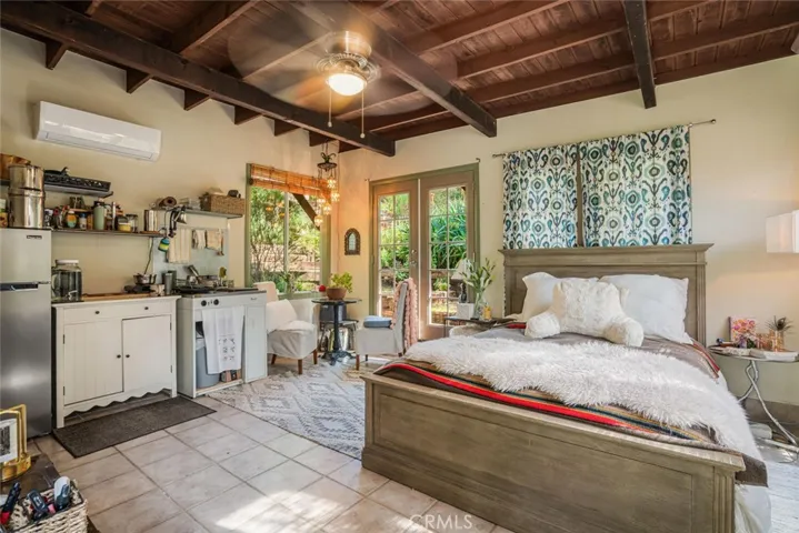 21330 Encina Road, Topanga, California 90290