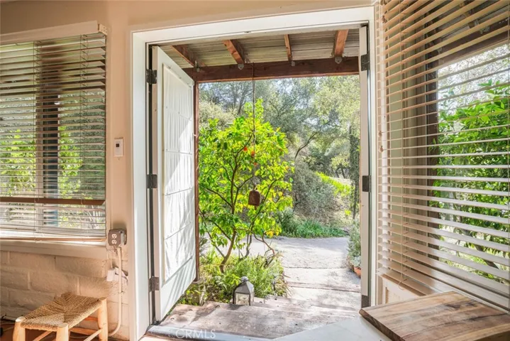 21330 Encina Road, Topanga, California 90290