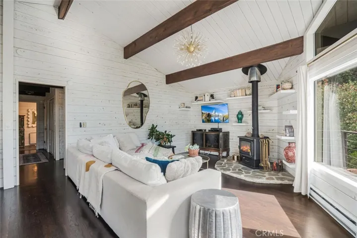 21330 Encina Road, Topanga, California 90290
