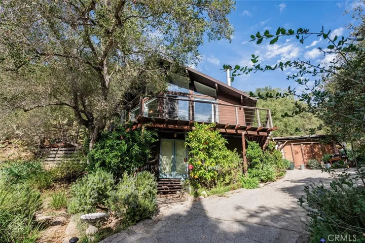 21330 Encina Road, Topanga, California 90290