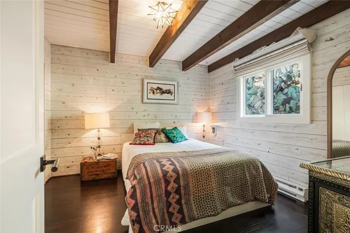 21330 Encina Road, Topanga, California 90290