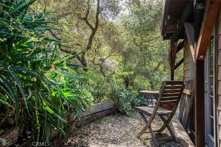 21330 Encina Road, Topanga, California 90290