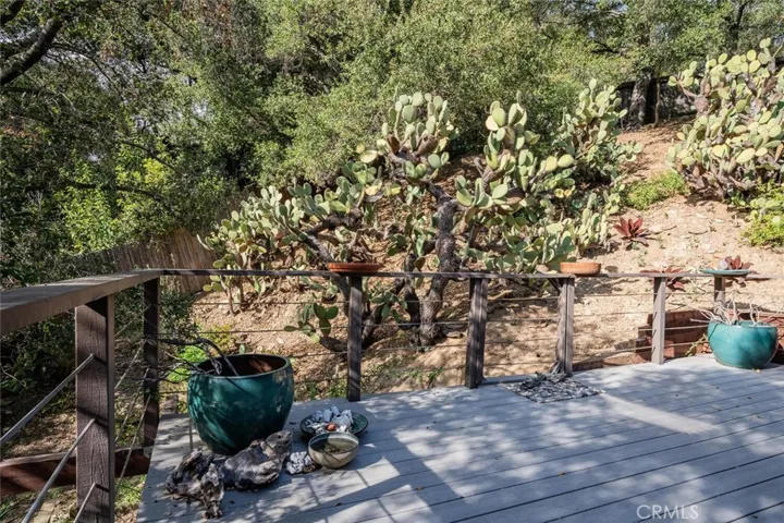21330 Encina Road, Topanga, California 90290