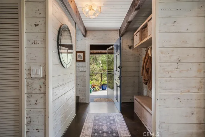 21330 Encina Road, Topanga, California 90290