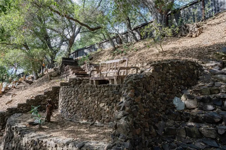 21330 Encina Road, Topanga, California 90290
