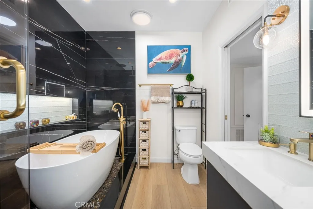 1520 Camden Avenue 101, Los Angeles, California 90025 home-pic-42