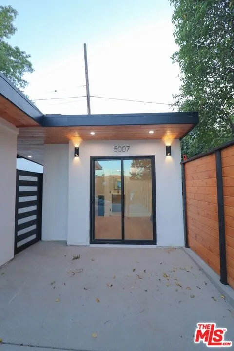 5005 Catalon Avenue, Woodland Hills, California 91364 home-pic-32