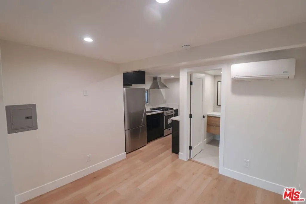 5005 Catalon Avenue, Woodland Hills, California 91364 home-pic-34