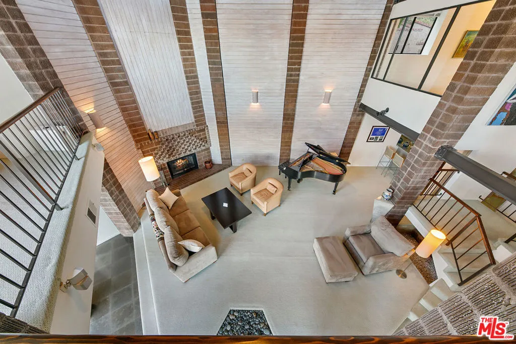 3917 Murietta Avenue, Sherman Oaks, California 91423 home-pic-26