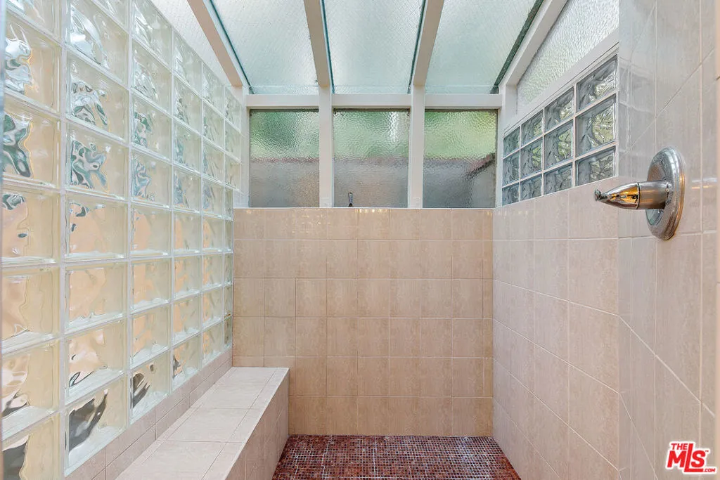 3917 Murietta Avenue, Sherman Oaks, California 91423 home-pic-34