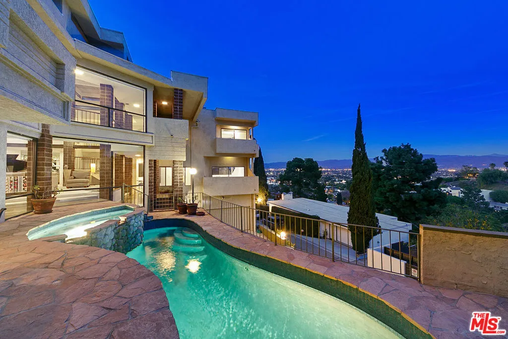 3917 Murietta Avenue, Sherman Oaks, California 91423 home-pic-0