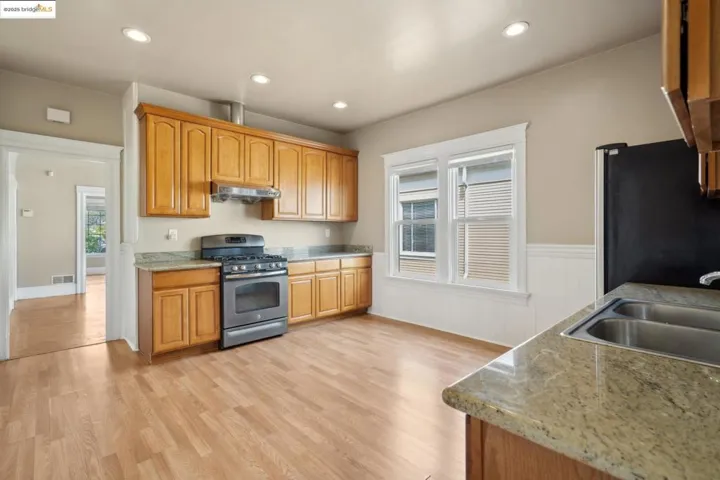 871 55th St, Oakland, California 94608