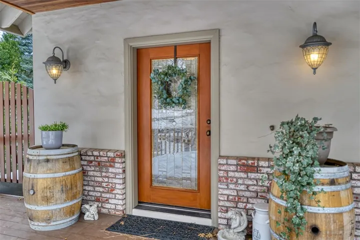 588 Pioneer Road, Lake Arrowhead, California 92352
