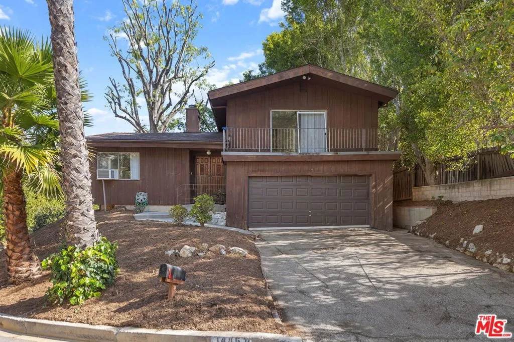 14457 Glorietta Drive, Sherman Oaks, California 91423 home-pic-0