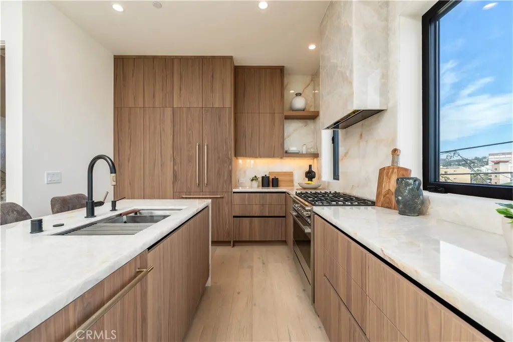 2119 Starview Lane, Los Angeles, California 90026 home-pic-13