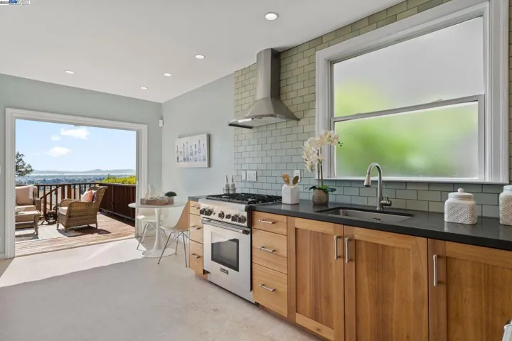 3751 Victor Ave, Oakland, California 94619