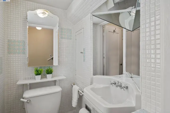 3751 Victor Ave, Oakland, California 94619