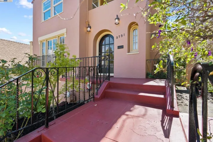 3751 Victor Ave, Oakland, California 94619