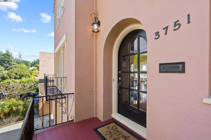 3751 Victor Ave, Oakland, California 94619