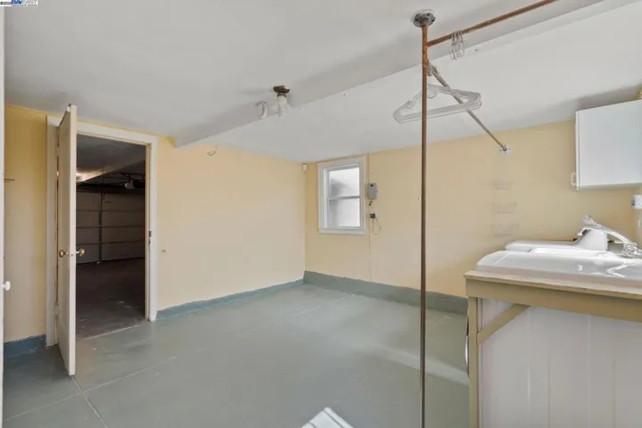 3751 Victor Ave, Oakland, California 94619