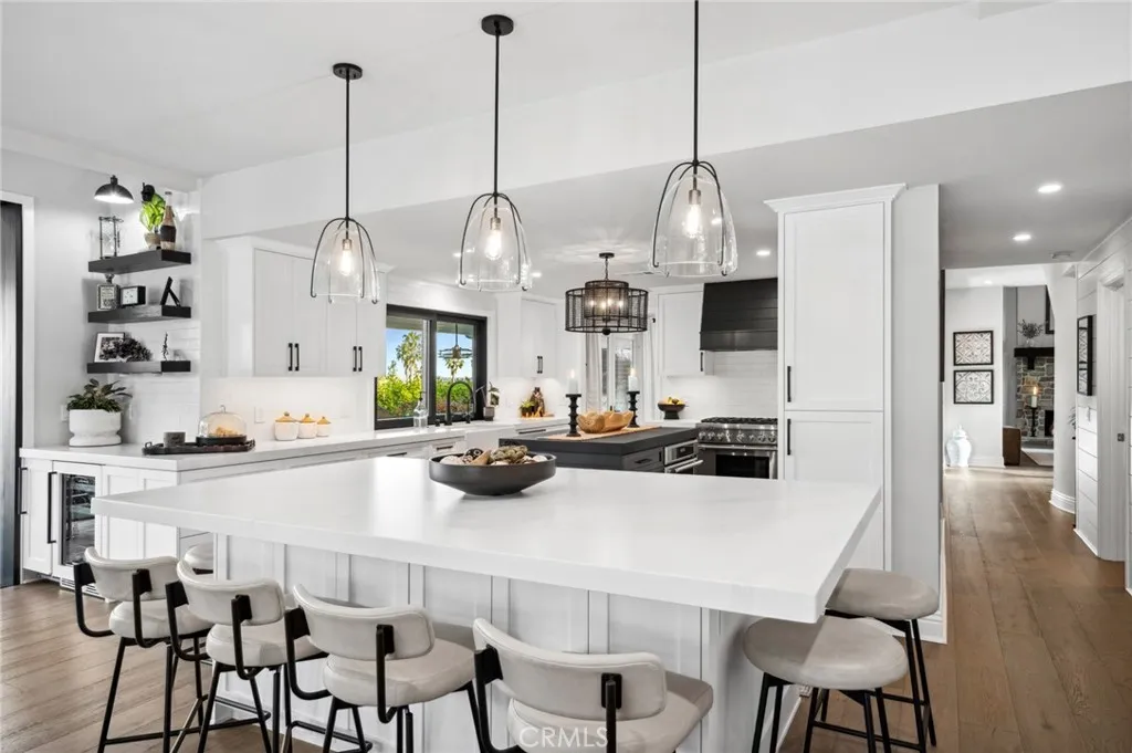 2121 Valhalla Drive, Santa Ana, California 92705 home-pic-9